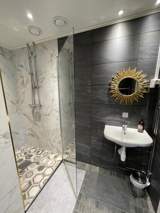 Wherever Mini Hostel Рованиеми Экстерьер фото